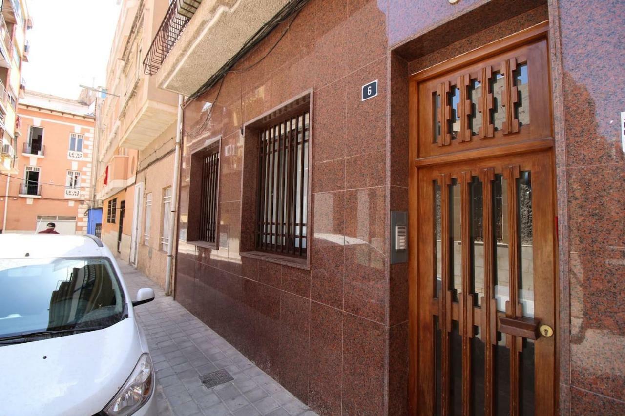 Big Apartment With Unique Patio Near Santa Barbara Castle Alicante Eksteriør billede