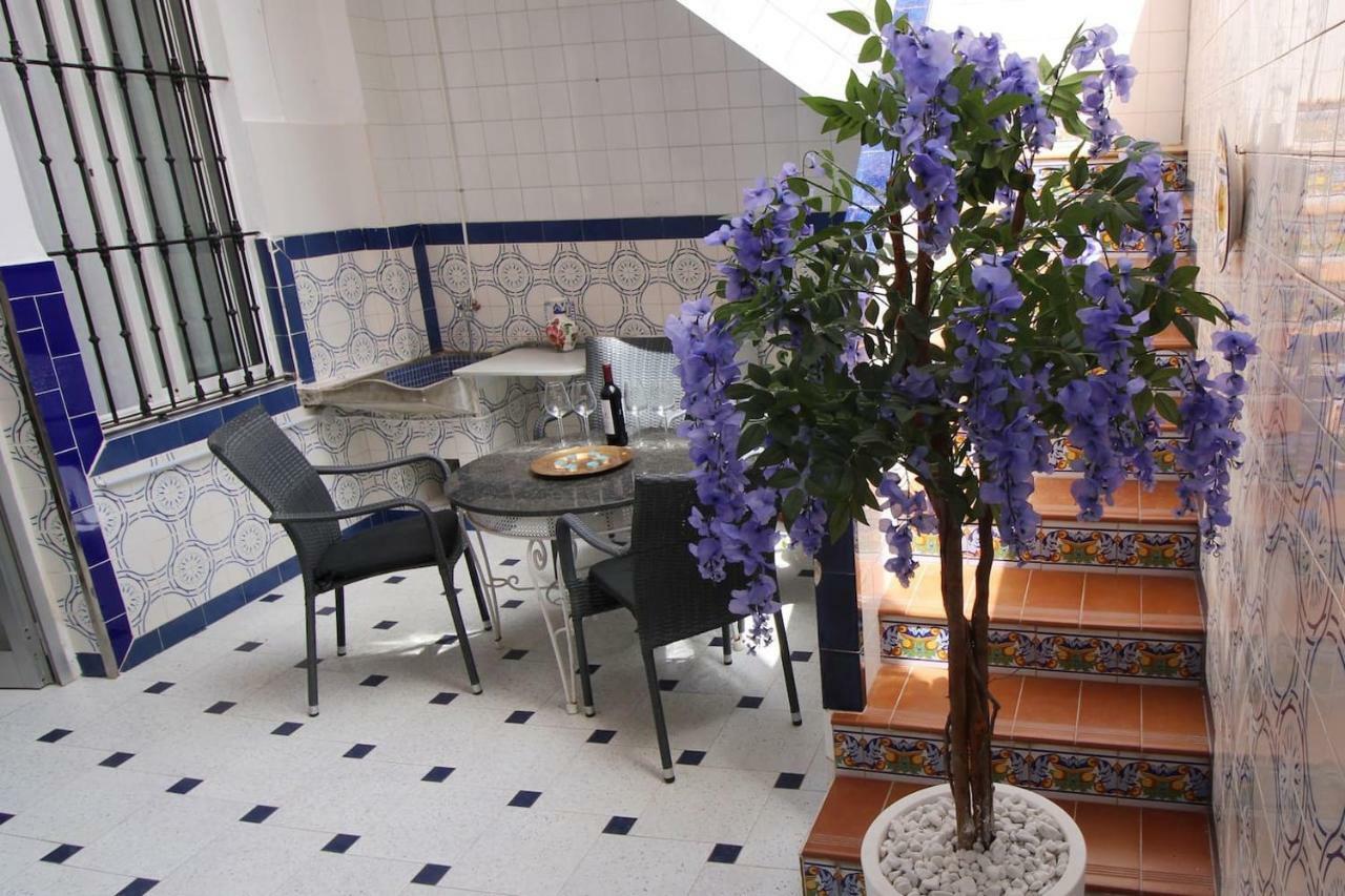 Big Apartment With Unique Patio Near Santa Barbara Castle Alicante Eksteriør billede