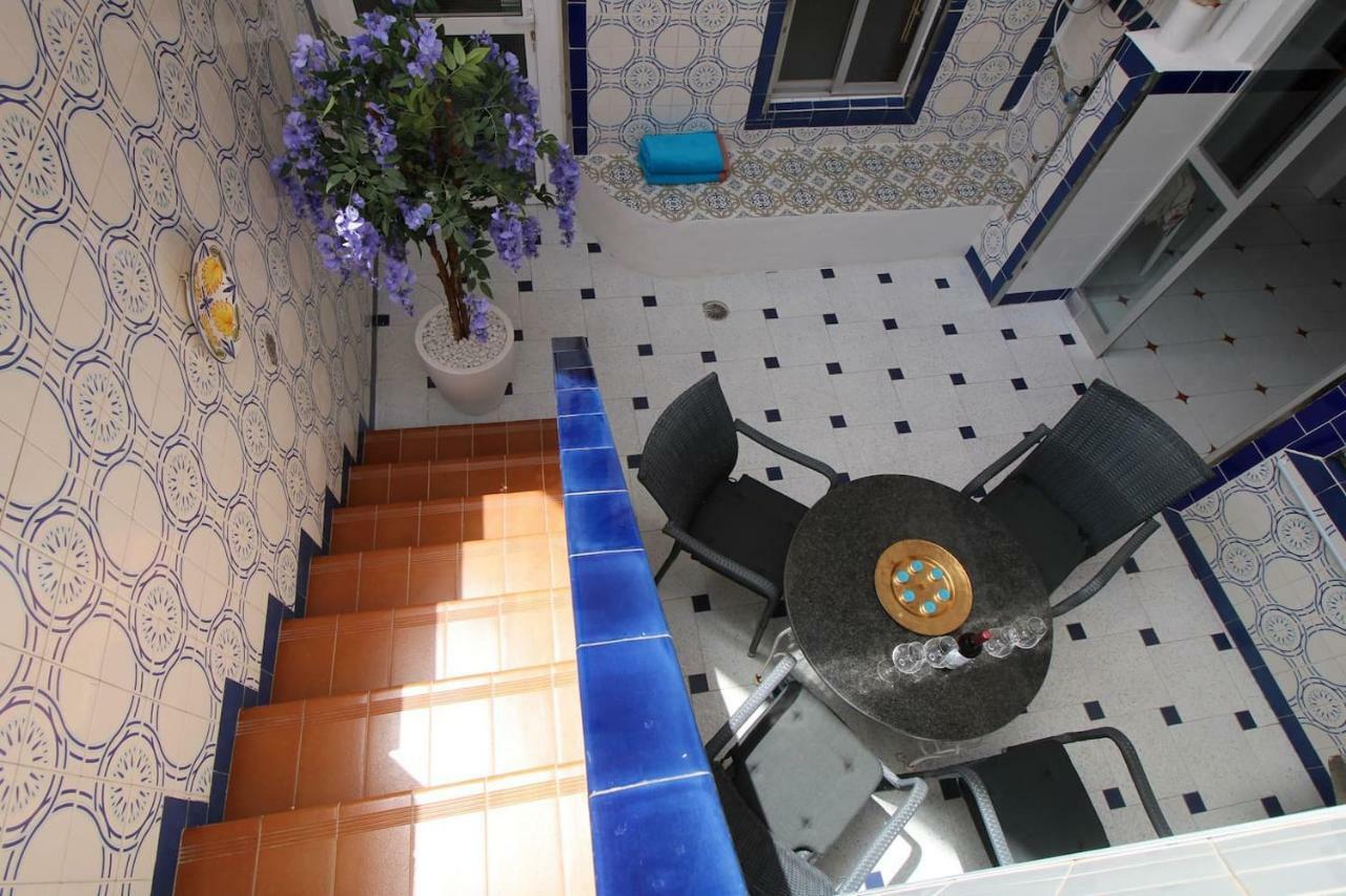 Big Apartment With Unique Patio Near Santa Barbara Castle Alicante Eksteriør billede
