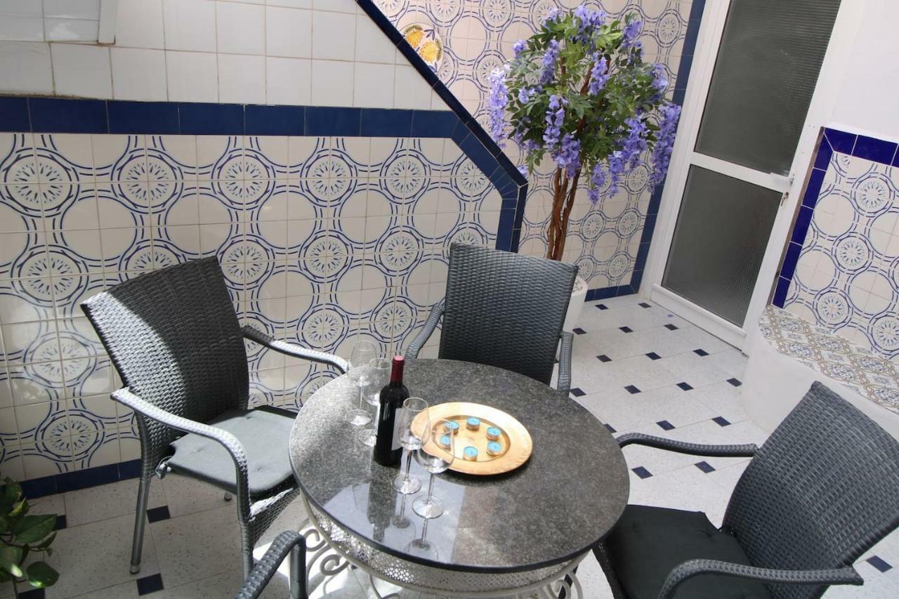 Big Apartment With Unique Patio Near Santa Barbara Castle Alicante Eksteriør billede