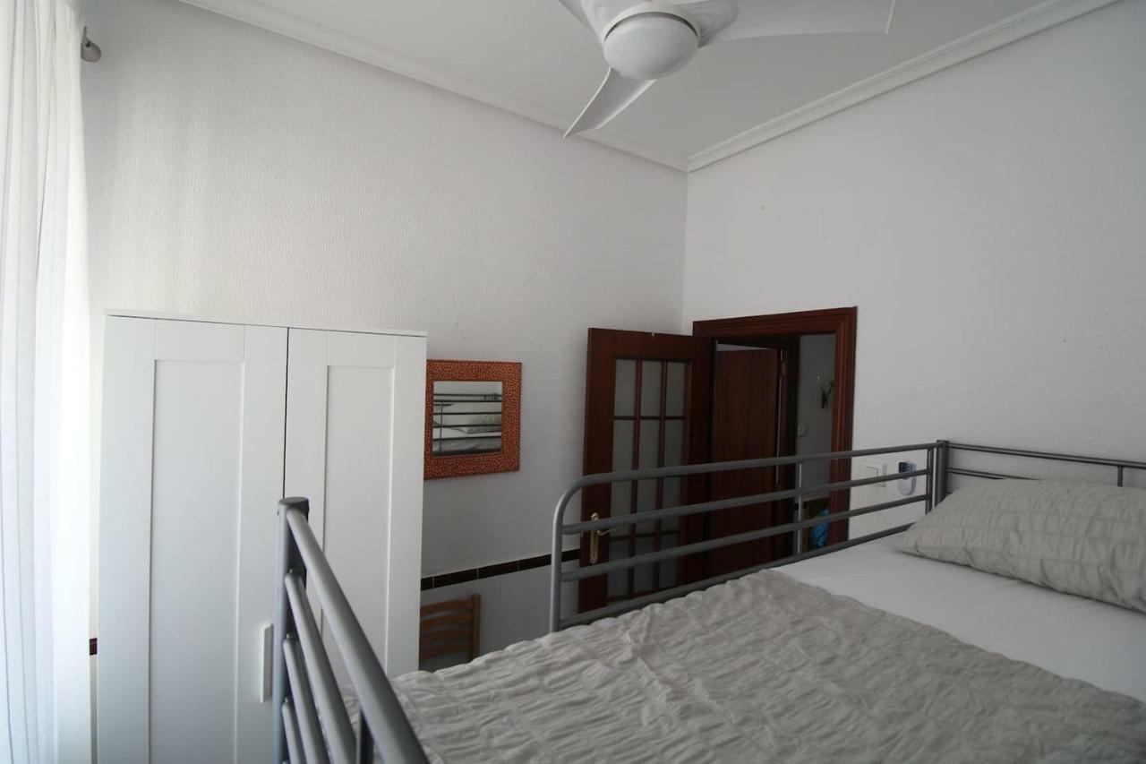 Big Apartment With Unique Patio Near Santa Barbara Castle Alicante Eksteriør billede