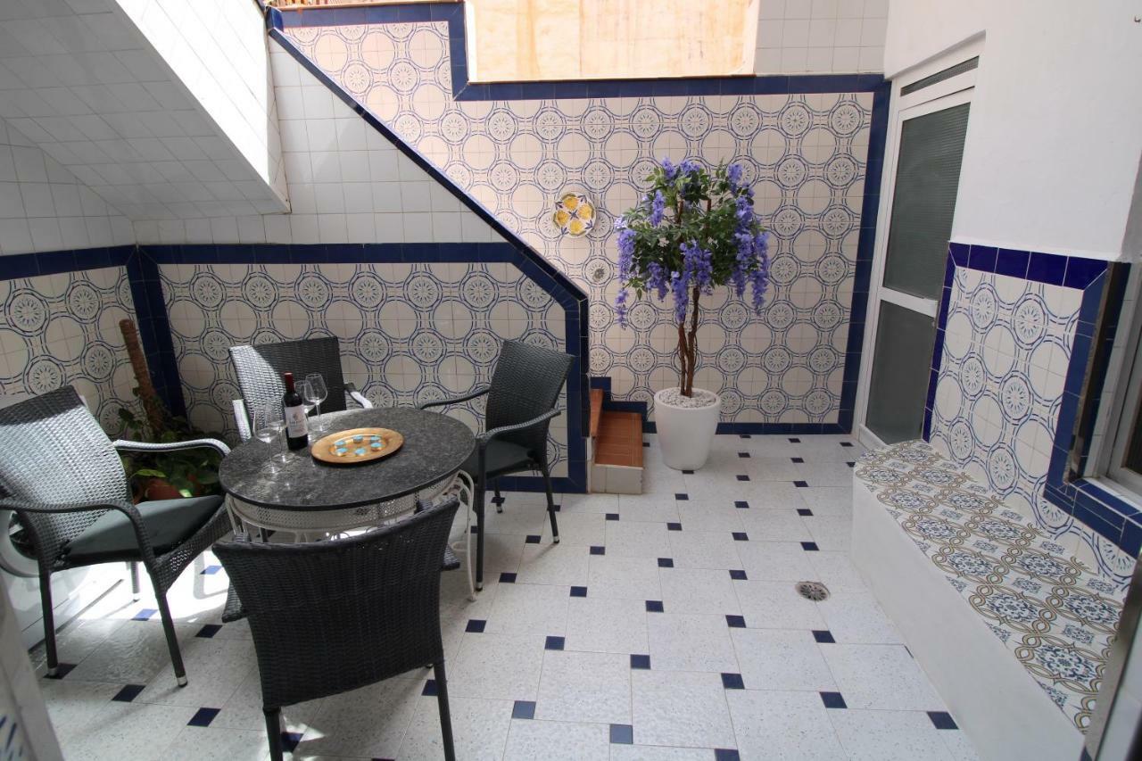 Big Apartment With Unique Patio Near Santa Barbara Castle Alicante Eksteriør billede