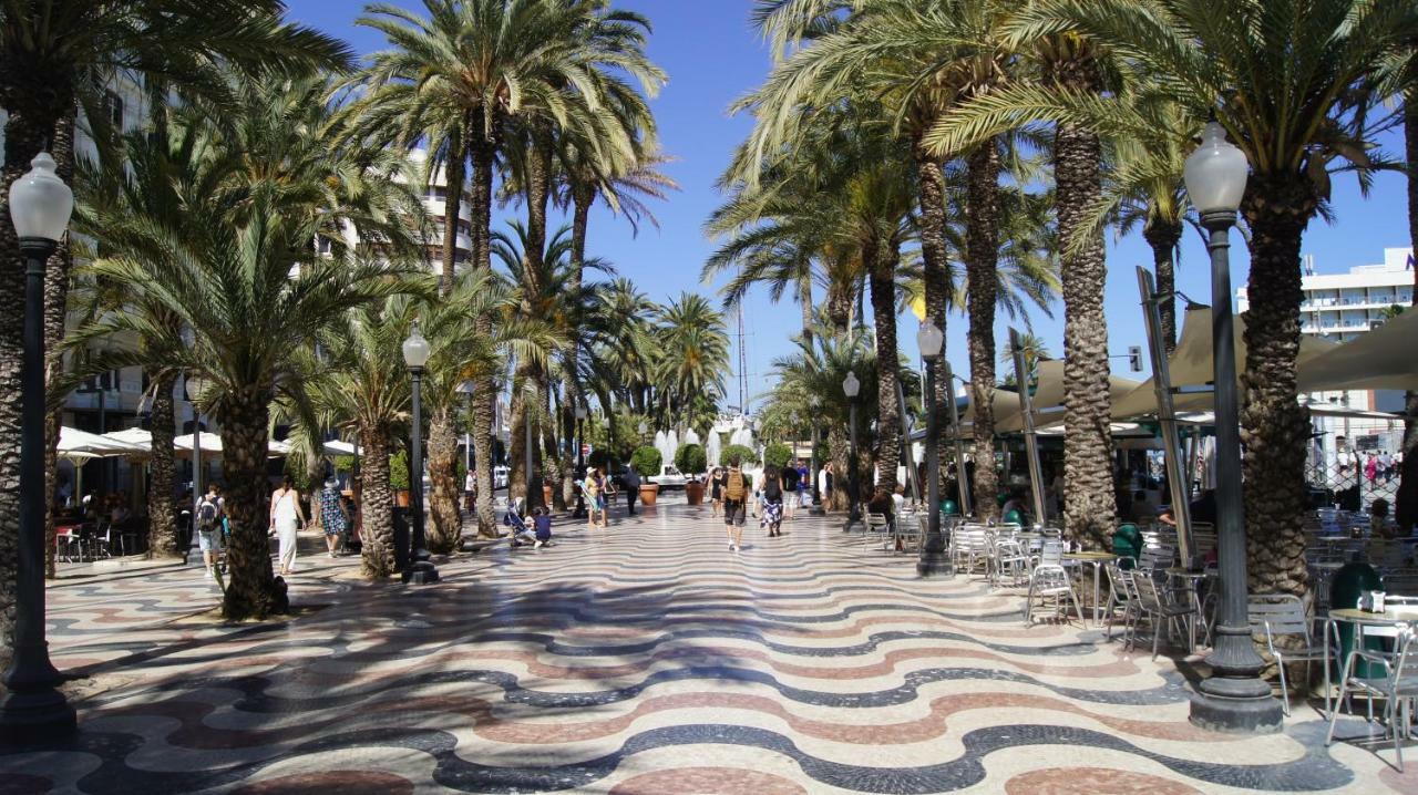 Big Apartment With Unique Patio Near Santa Barbara Castle Alicante Eksteriør billede
